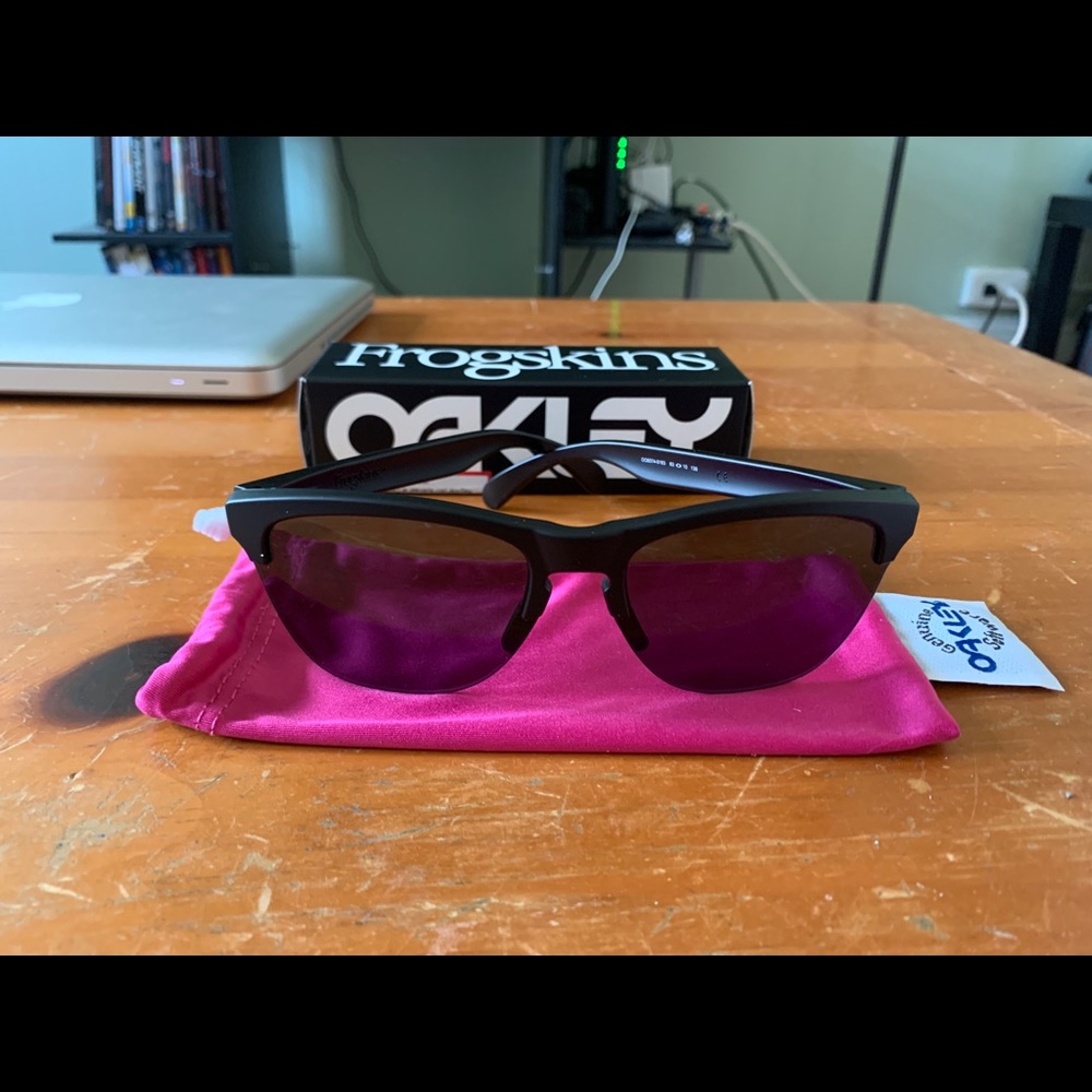 Oakley Frogskin